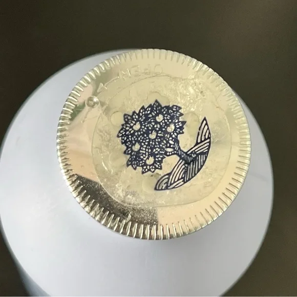 Crabtree & Evelyn Wisteria Perfumed Talcum Powder New - Picture 2 of 3